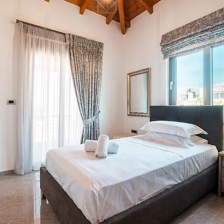 Nikolaos 2 * Rhodes City